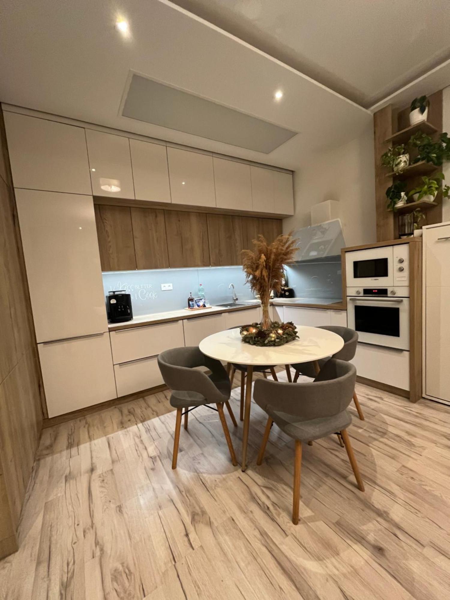 Cozy Apartment Bratislava Luaran gambar